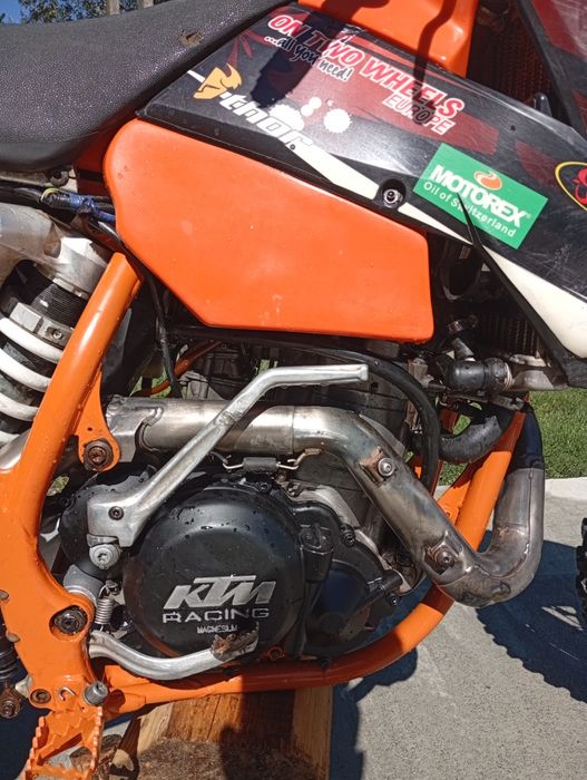 Se vinde :KTM 450 EXC 2004 schimb cu 2 t