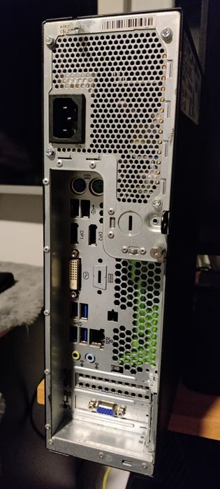 Fujitsu esprimo i5 8400