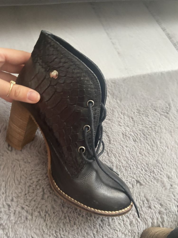 Botine de piele cu toc