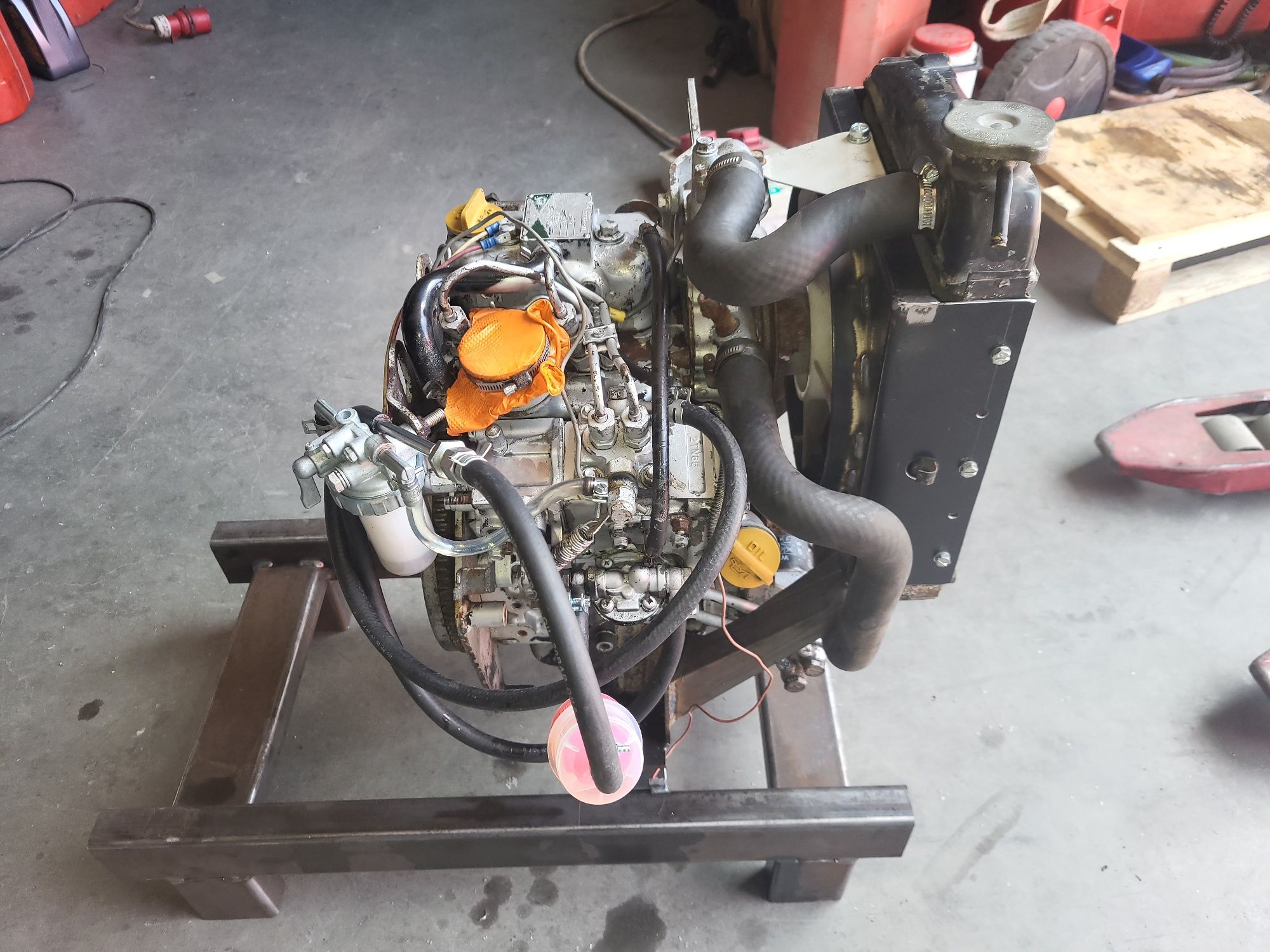 Motor Yanmar 2tne 68