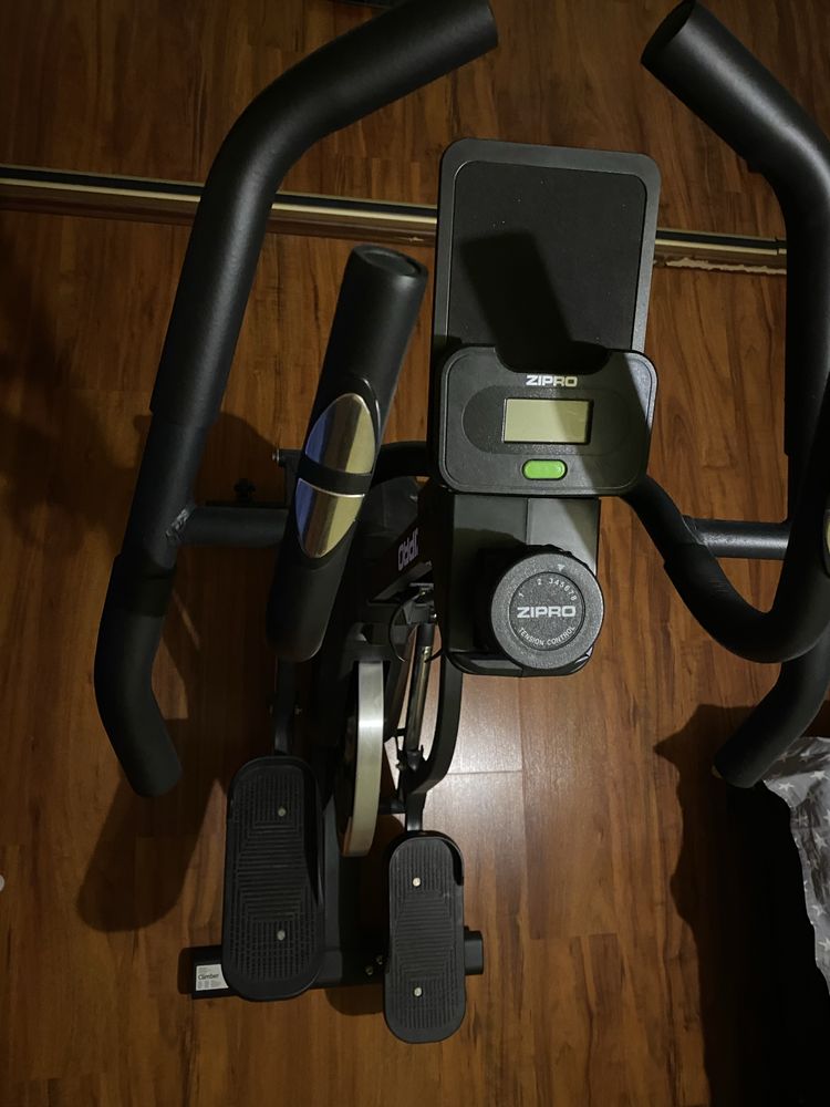 Stepper Ziiro Climber pentru greutate 120 kg. Foarte putin utilizat.