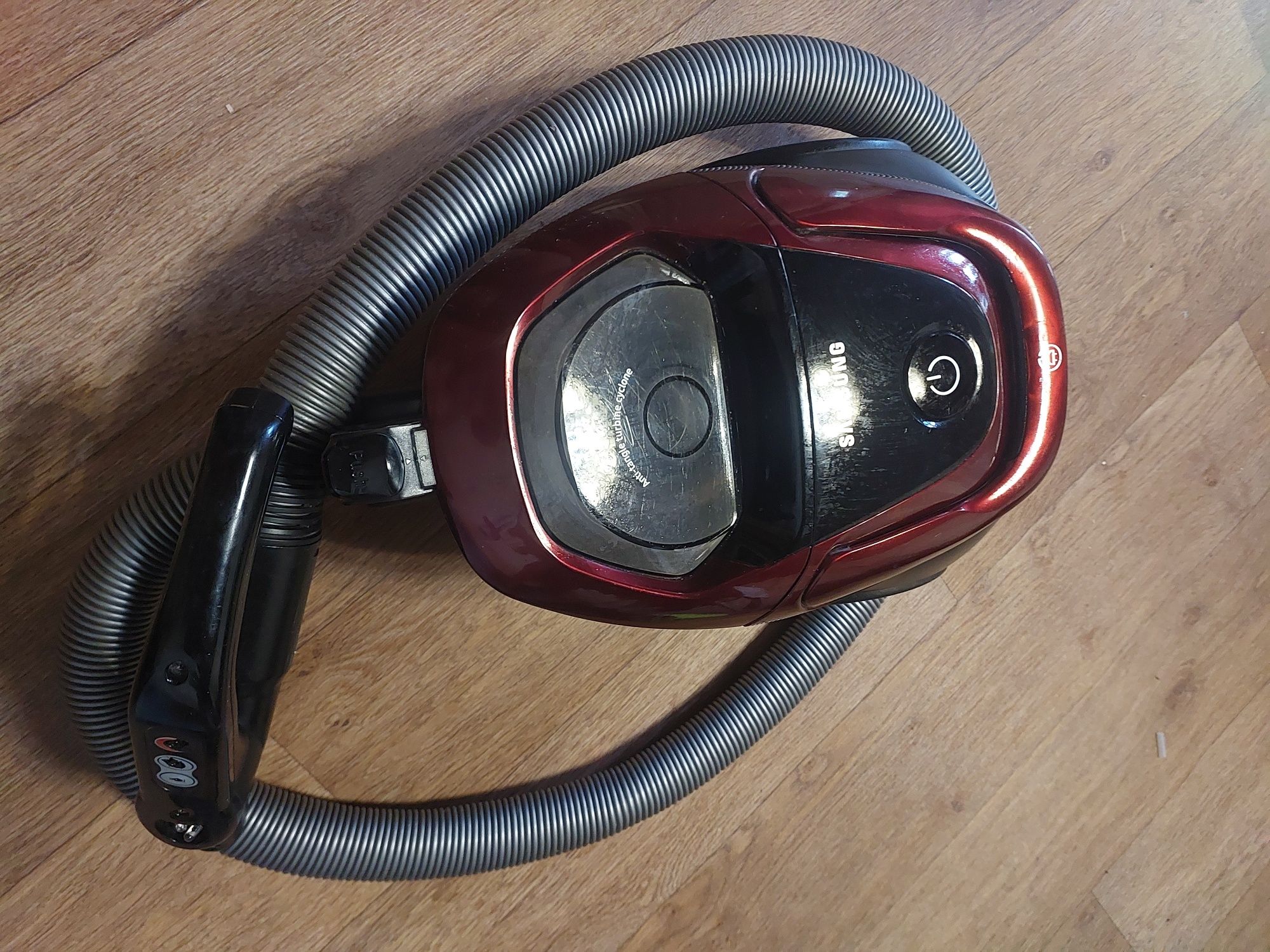 Продам пылесос Samsung SC18M31A0HP