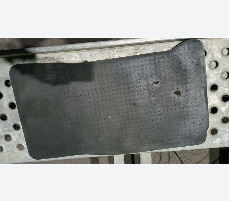 Covoraș preș cauciuc:e46  E39  E60,asigur expedierea coletului avantaj