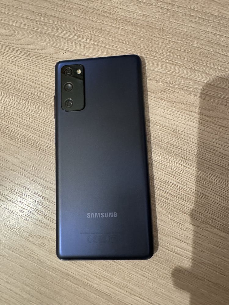 Продам сотвый телефон Samsung