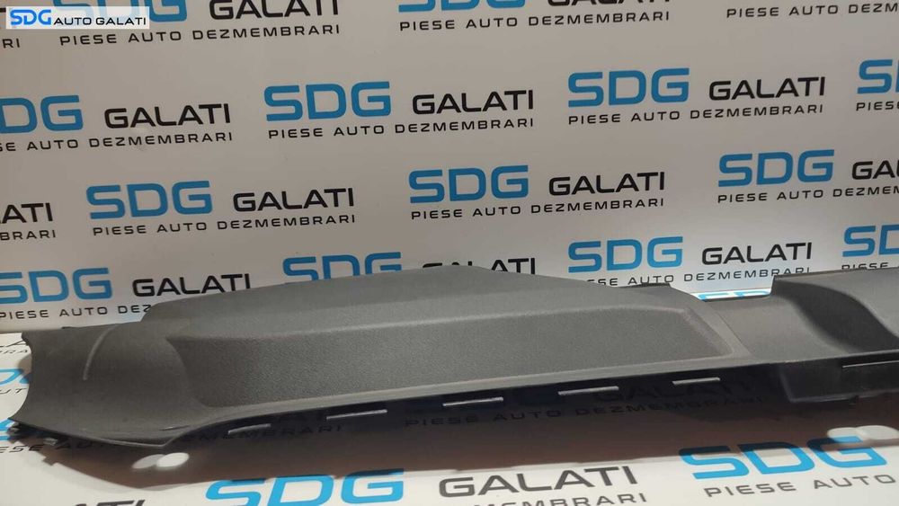 Panou Capac Plastic Trager Tragher Panou Frontal Audi A4 B8 2008 - 2012 Cod 8K0807081