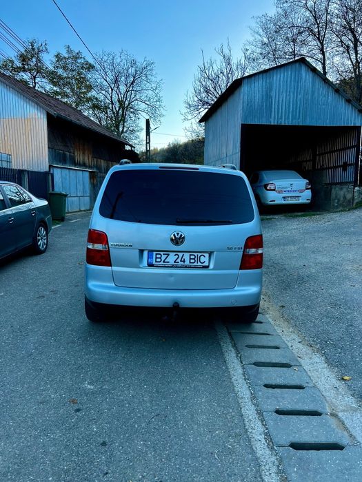 Vând Vw Turan 1.6