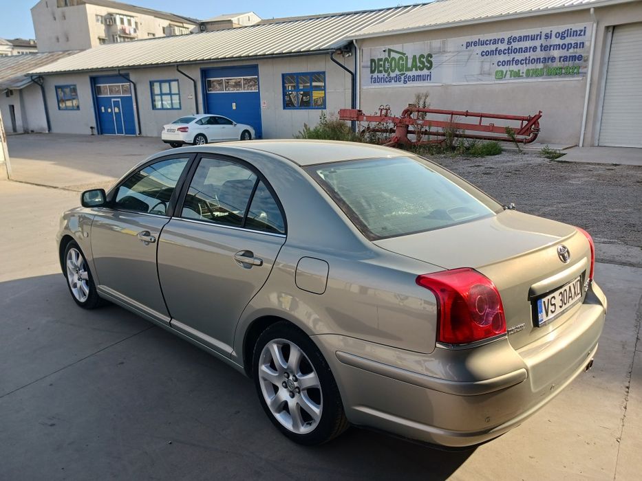 Vând sau schimb toyota avensis 2.0vvti