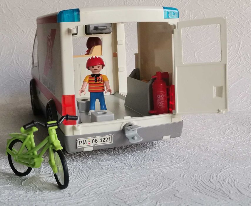 Playmobil Ambulanță Spital – Set Medical 4221 cu asistente