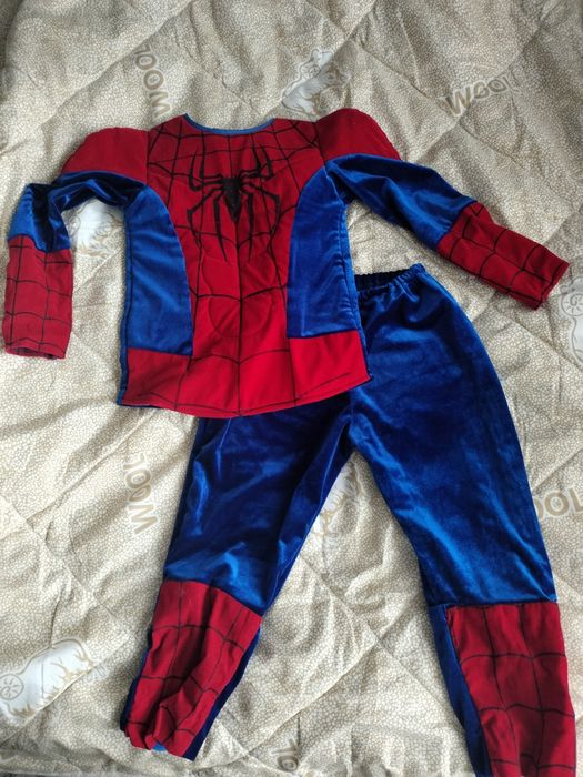 Новогодний костюм человек паук