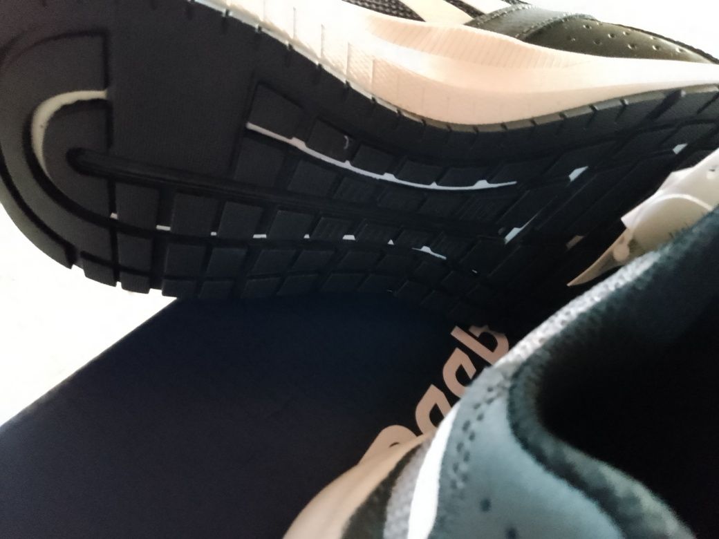 Оригинални дамски маратонки Reebok естествена кожа и текстил номер 38