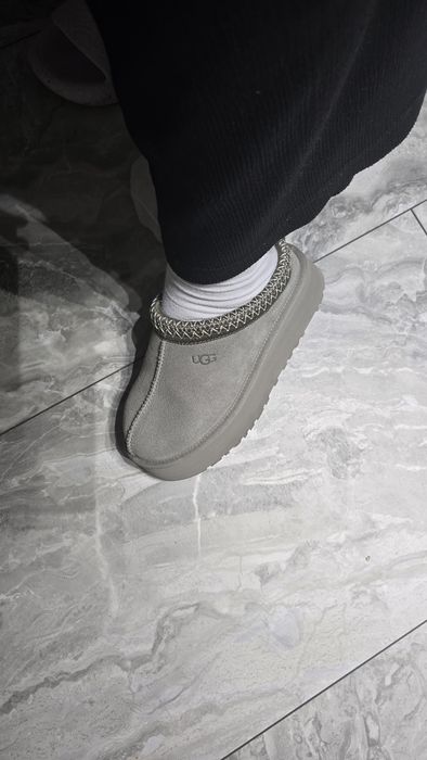Ugg model tazz 2