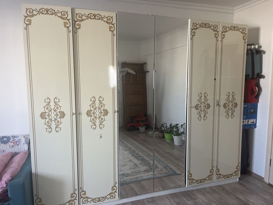 Шкаф спальный 6 дверный