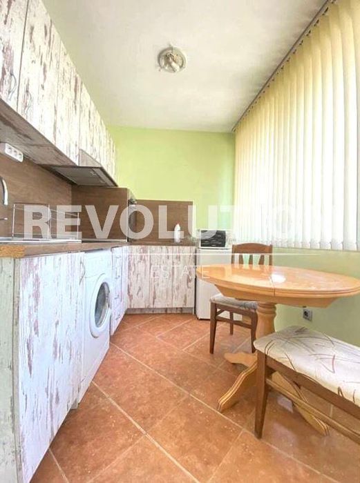 Дава се под наем Едностаен апартамент в Варна, Левски - 35 кв.м за 250 € - Снимка #2