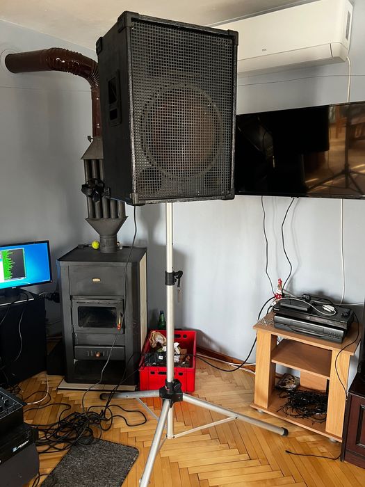 крайно стапало,колони и пулт