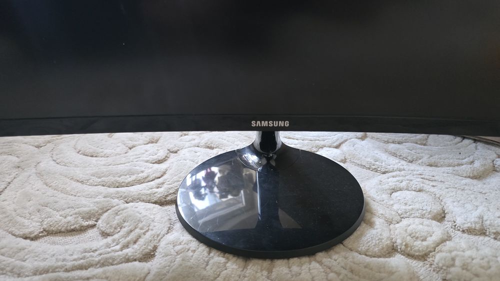 Monitor Samsung C24F390FHU – 24" Curbat, Full HD, HDMI