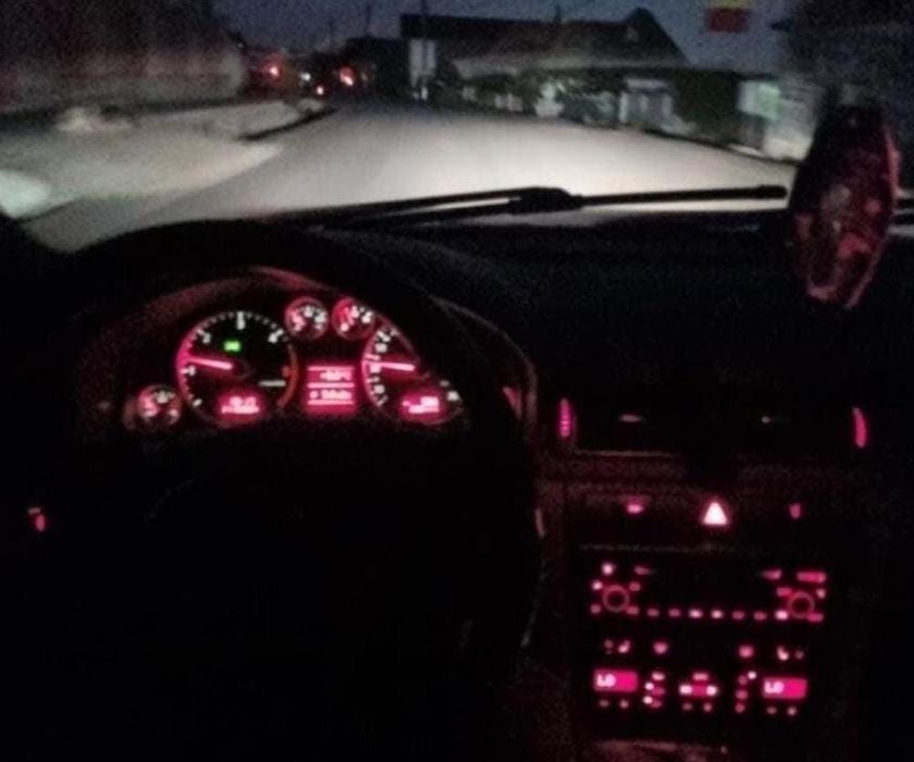 Vând Audi C5 A6 2,5 tdi 180 cai 2003 tracțiune față manual 6+1 ITP 1an