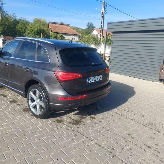 Vând Audi Q5 2013