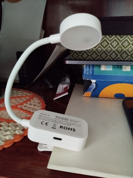 Lampă de citit, nouă.