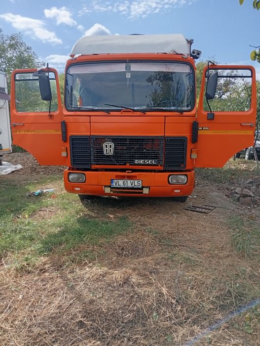 Vând camion apicol Raba
