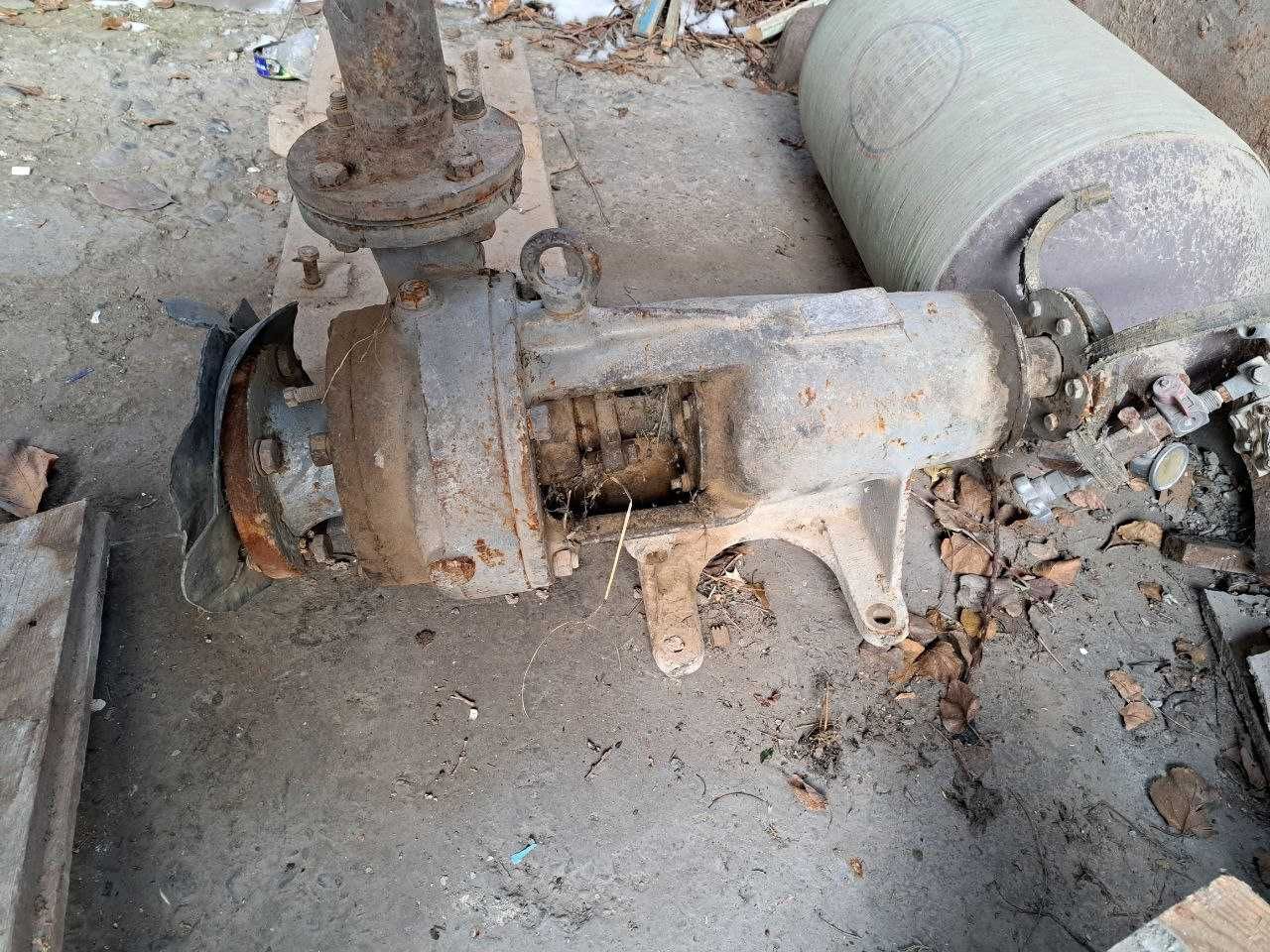 18 kv suv nasos sotiladi ishlab turgan nasos komplekt