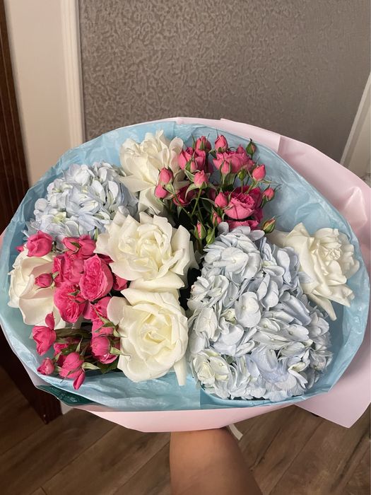 Продаю красивые цветы,подарили