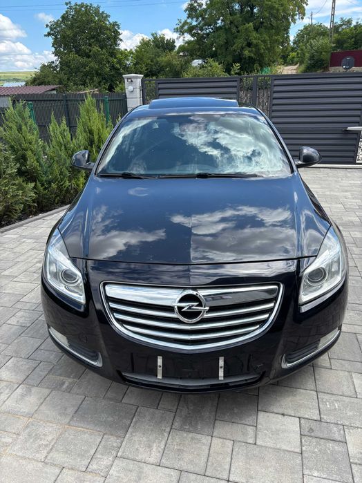 Vand Opel Insignia 2.0CDTI manuala berlina bi-xenon 160cai