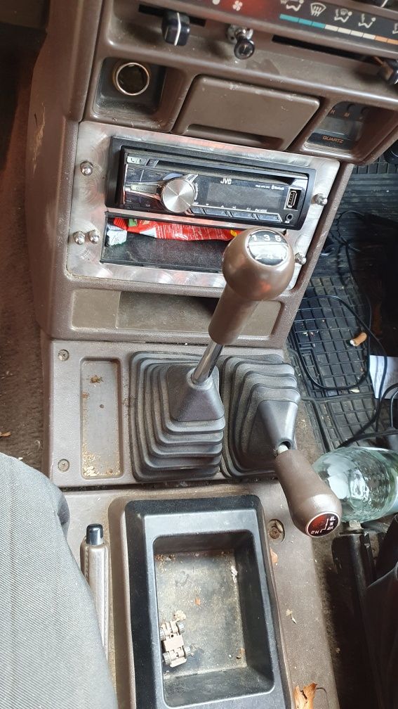 Mitsubishi pajero mk1