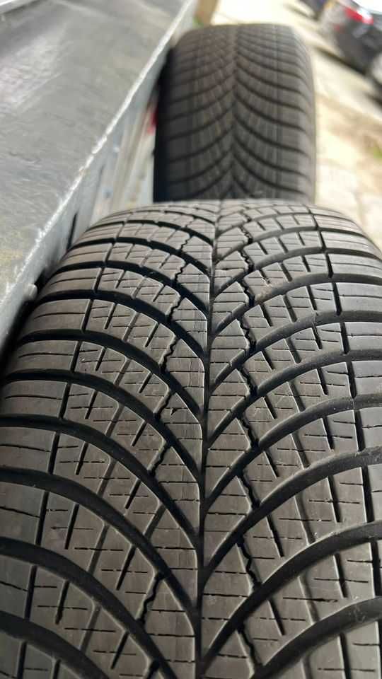 205/60/16 GoodYear Vector 4Season