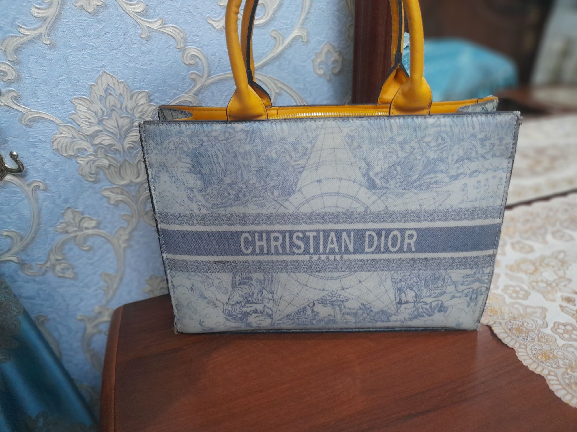Сумка Christian Dior подделка