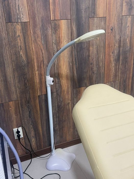 Продам лампу для салона,для дом