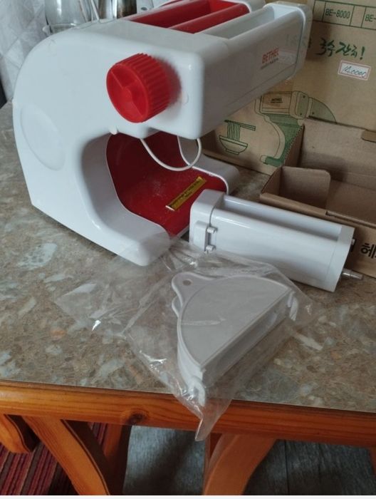 Продается электрическая лапшарезка и тестокаталка