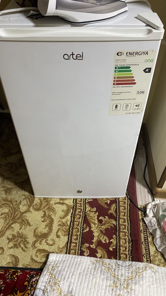 Продам срочно холодильник артель