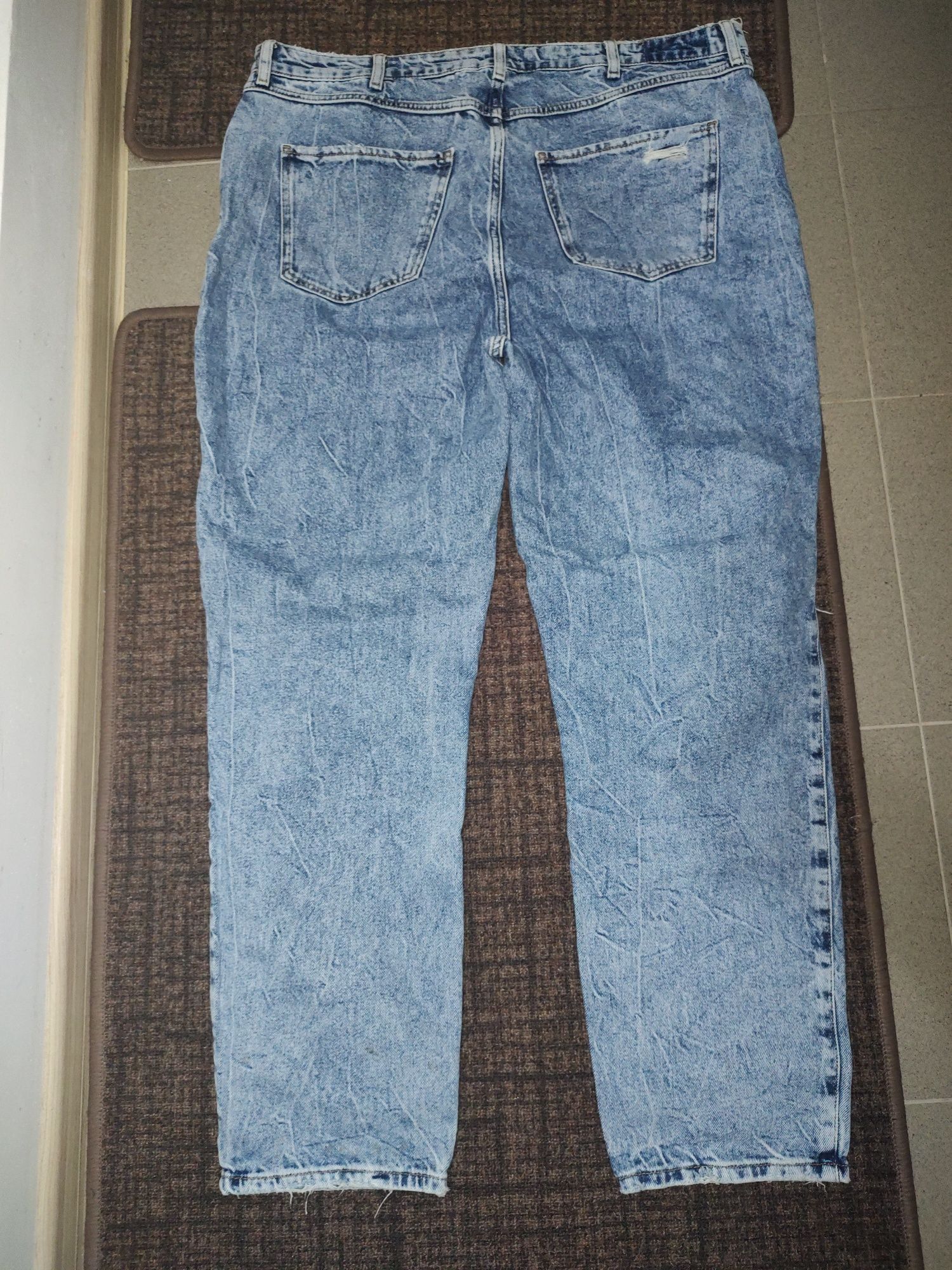 Vând Mom Jeans Noi