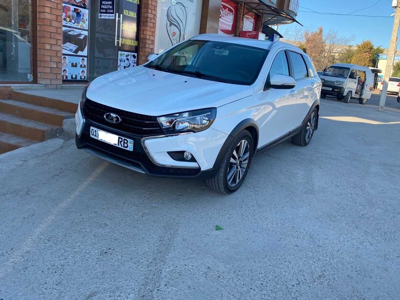 Lada vesta sw cross