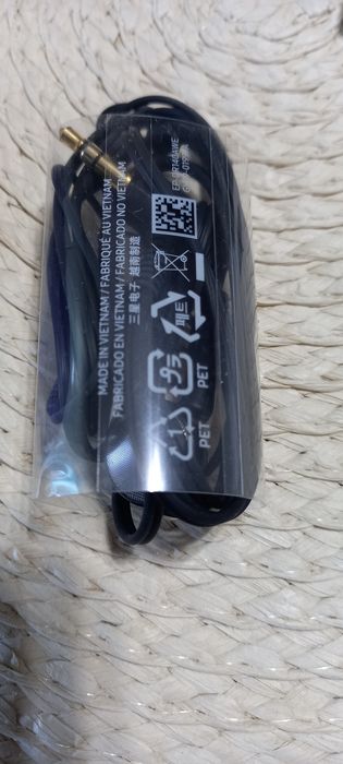 Слушалки за телефон 3 вида Самсунг и 2 конектора нови