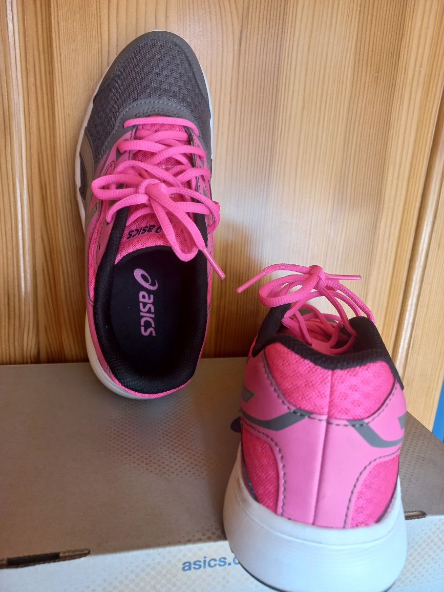 Маратонки Asics 36 номер