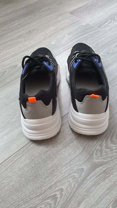 Adidasi inalti nr. 42 noi