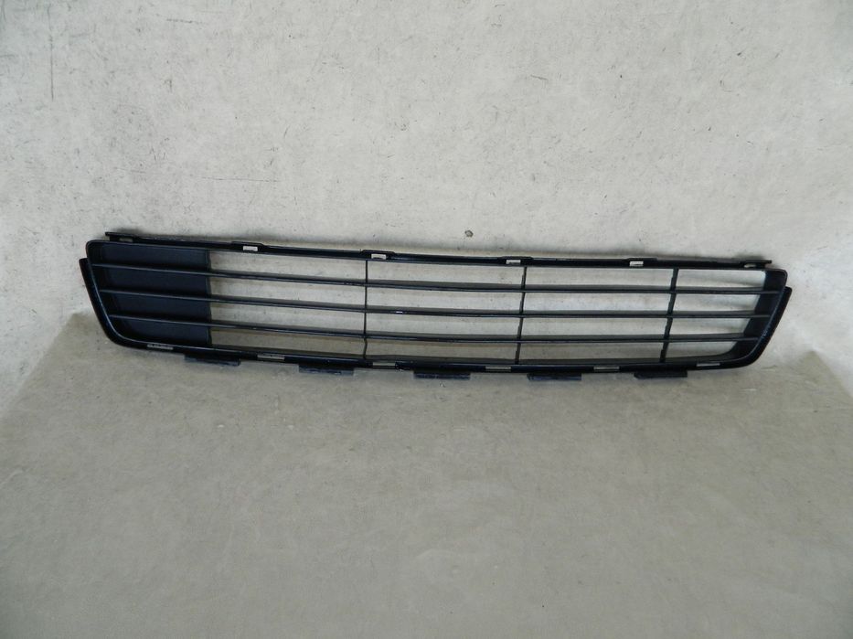 Grila intre proiectoare, Toyota Yaris, 2008, 2009, 2010, 2011,, 53112-0D160