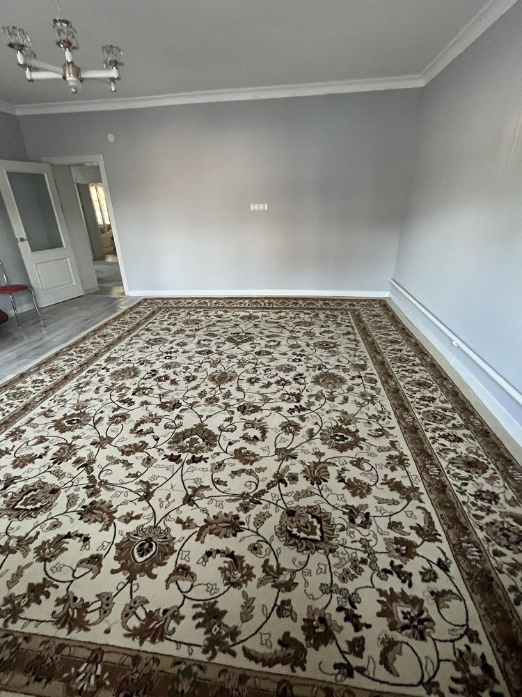 Продается ковер, 3,5-5 м, в хорошем состоянии