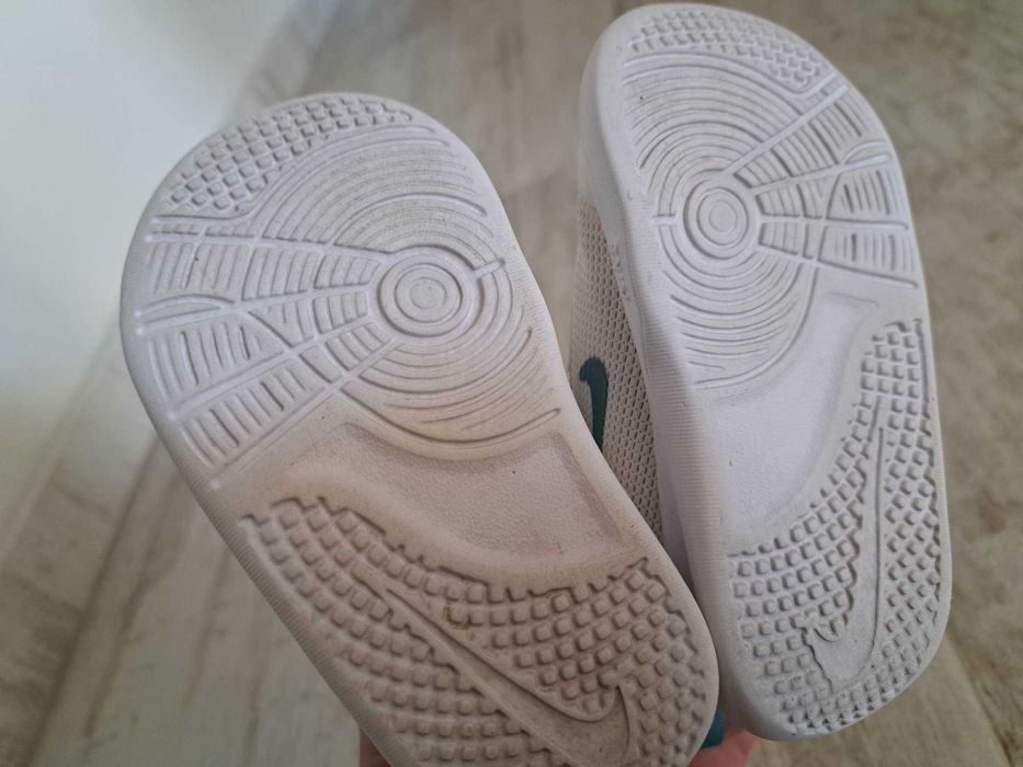adidasi fete nike /puma