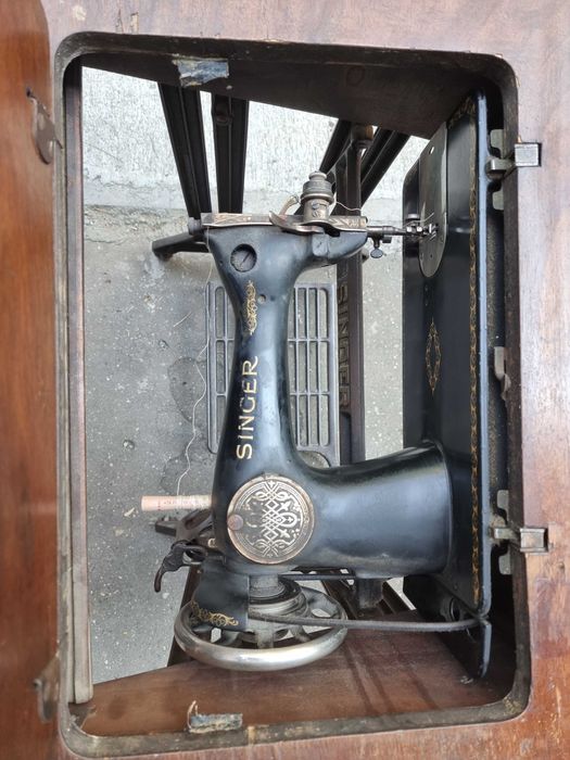 Masina de cusut SINGER model 15K  serie EA940210, an 1937, ocazie