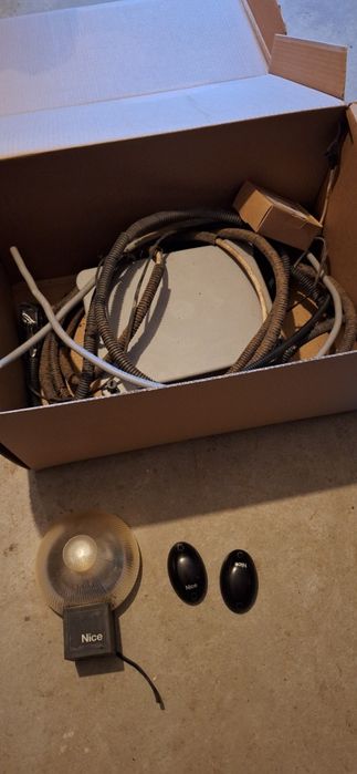 Automatizare porti batante motoare NICE Wingo 230V