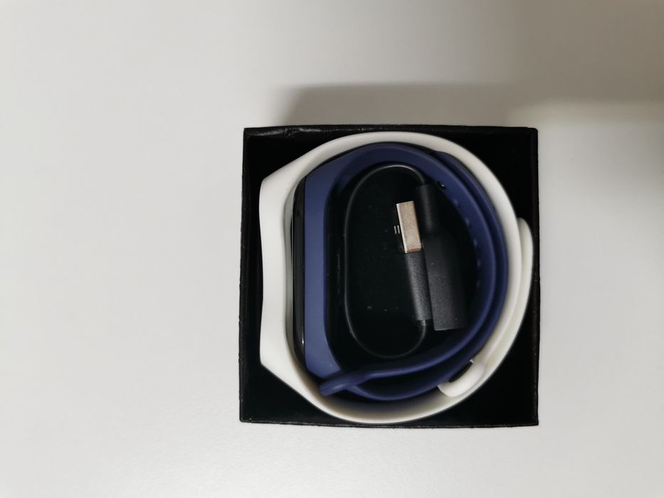 Vând  Mi band 3+ 2 curele