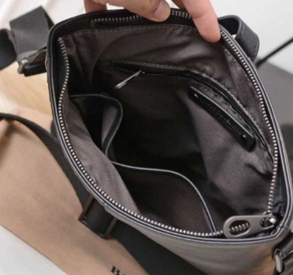 Нова Bottega мъжка чанта естествена кожа-280.00лв.
Подарък е.