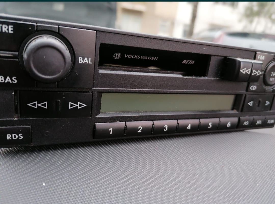 Radio casetofon origina difuzor subufarrRadio Volkswagen 100 ron