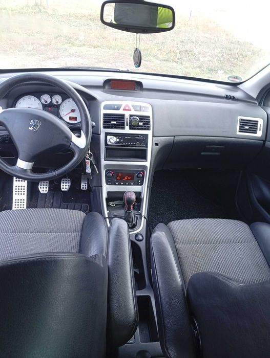 Vind pejo 307 din 2006 nu so scos Nr roșu