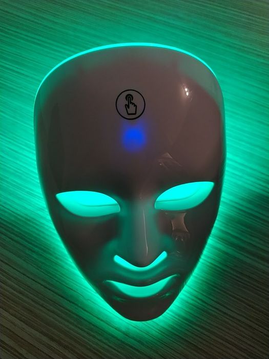 Masca LED tratament facial acnee puncte negre riduri