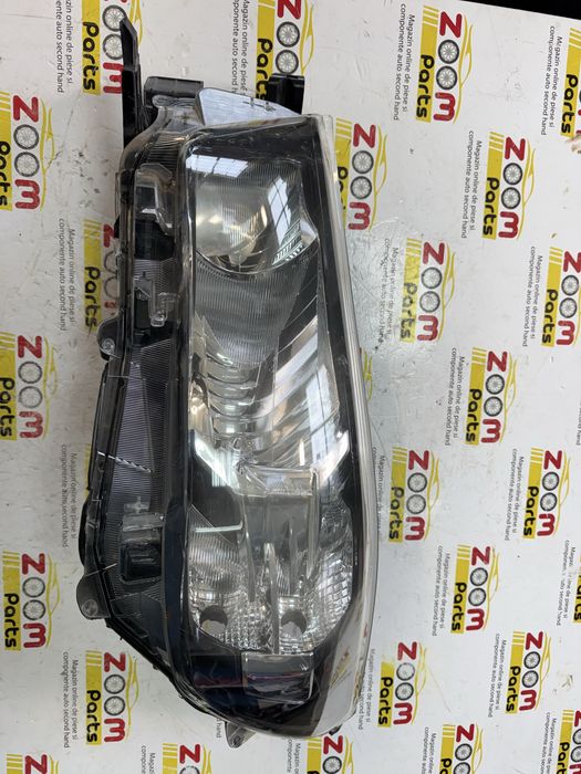 Far stanga haligen Toyota Hilux 2020-2023