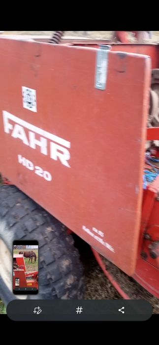 Balotieră dreptuchiularà FAHR HD 20 și rotund Massey Ferguson