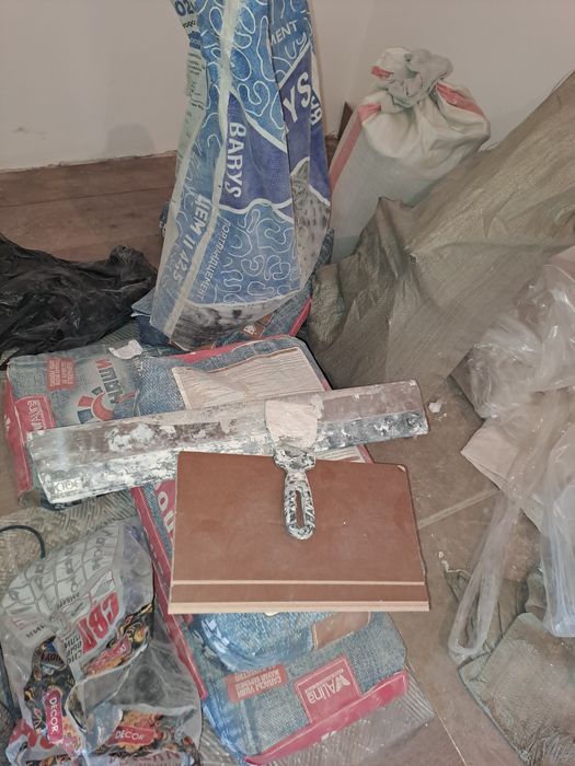 Кафельный клей, песок